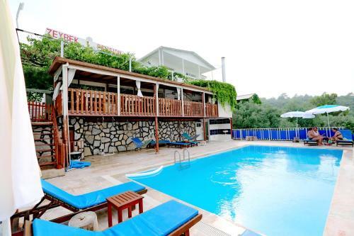 Hostal Zeybek 1 Pension