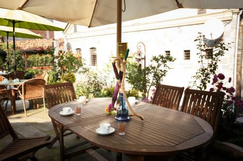 Hostal Tas Konak Hotel