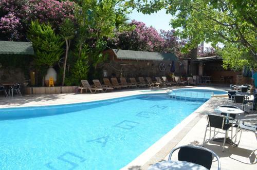 Megas Hotel