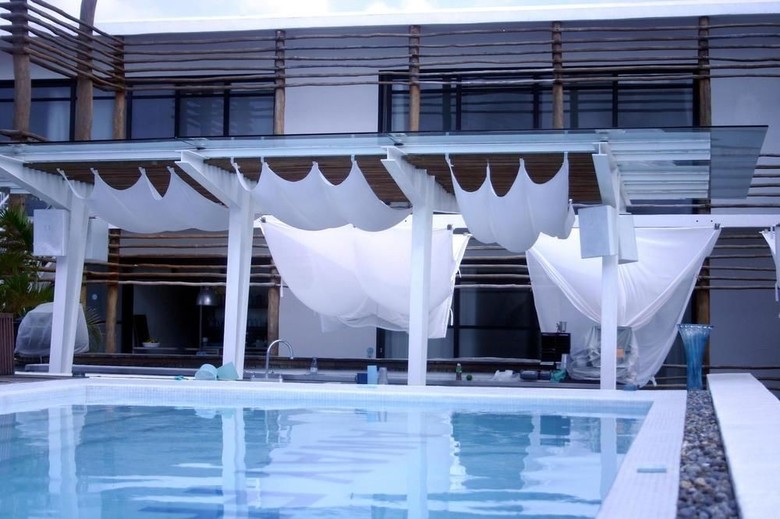 Om Hotel
