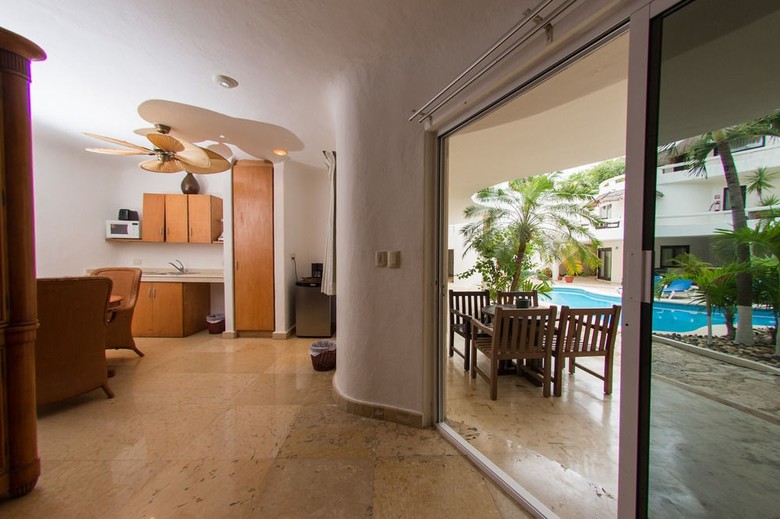 Hotel Blue Palms