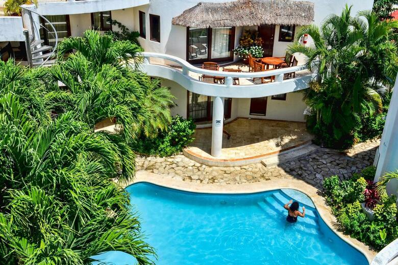 Hotel Blue Palms