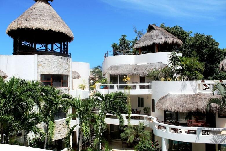 Hotel Blue Palms