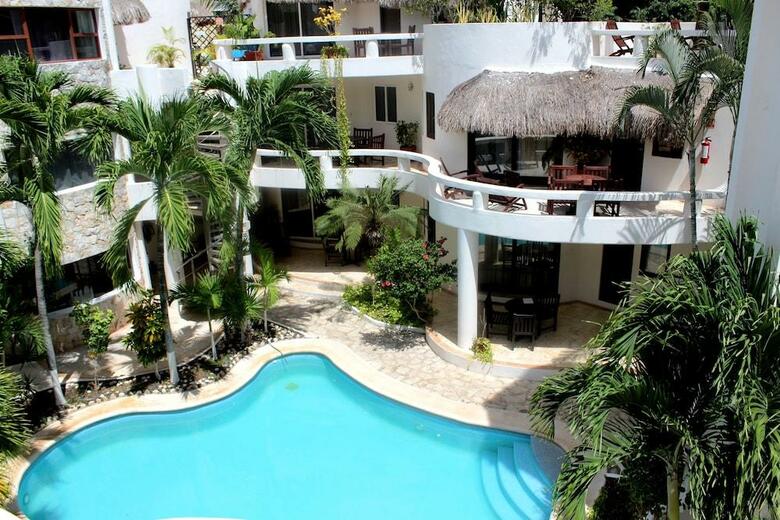 Hotel Blue Palms