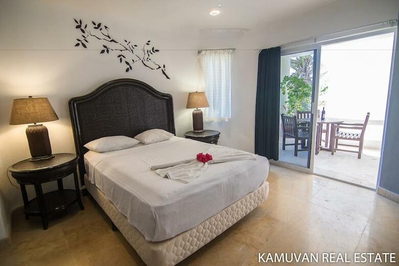 Hotel Blue Palms