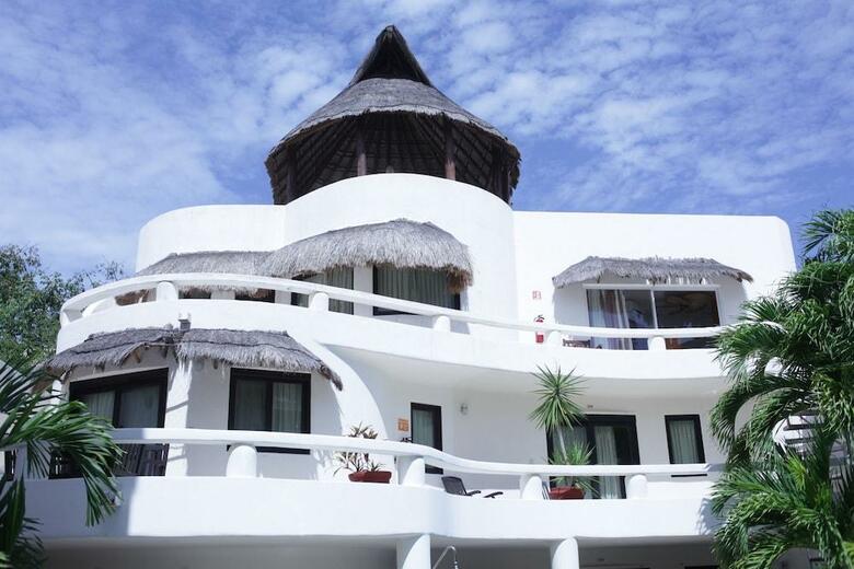 Hotel Blue Palms