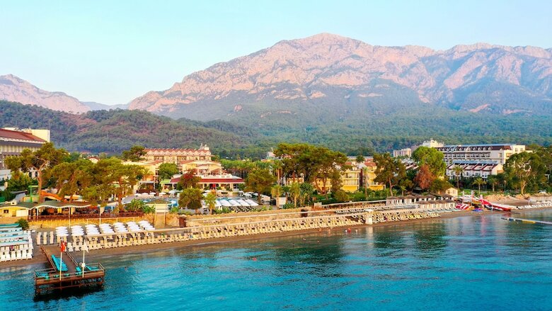 Hotel Crystal Aura Beach Resort & Spa