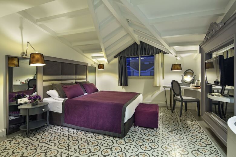Hotel Crystal Aura Beach Resort & Spa