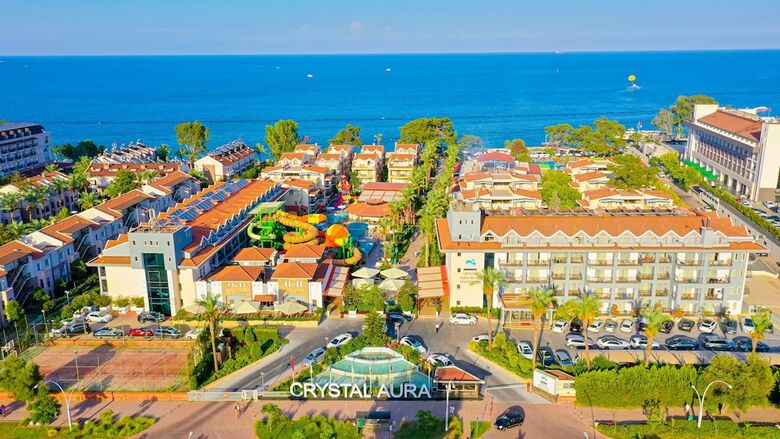 Hotel Crystal Aura Beach Resort & Spa