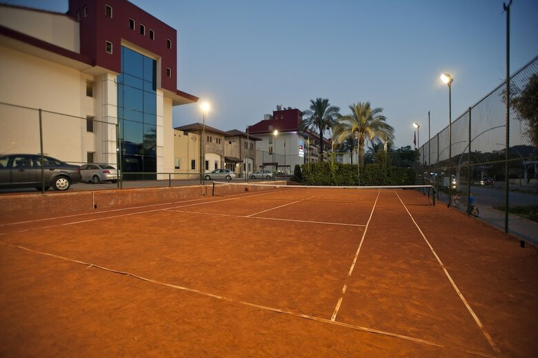 Hotel Crystal Aura Beach Resort & Spa