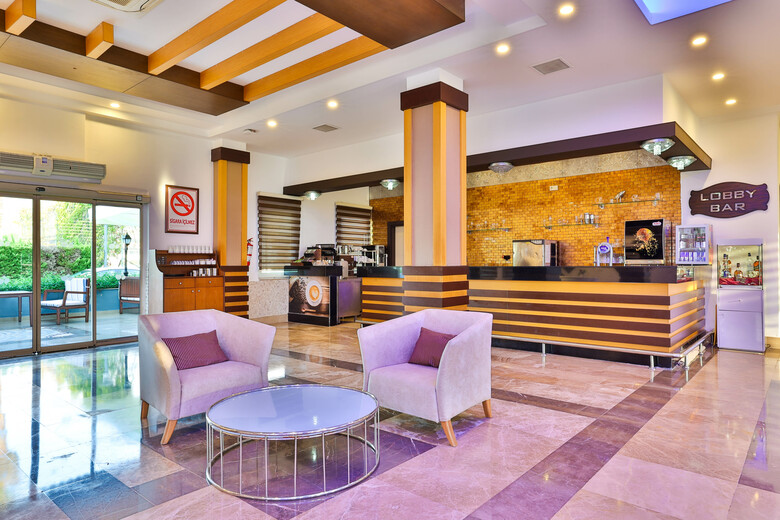Hotel Crystal Aura Beach Resort & Spa