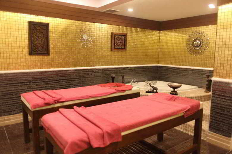 Hotel Crystal Aura Beach Resort & Spa