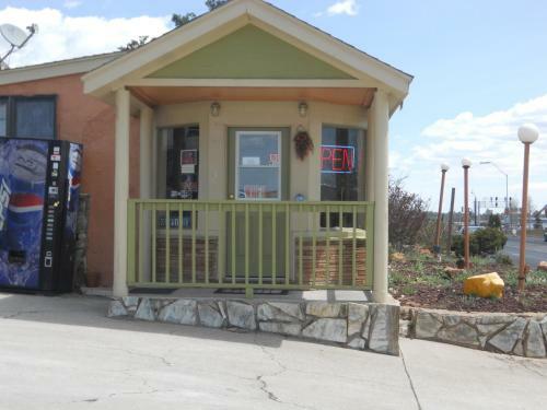 Motel Travelers Inn