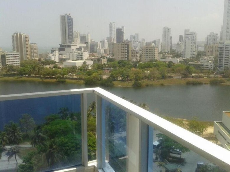 Moderno Apartamento Frente Al Mar