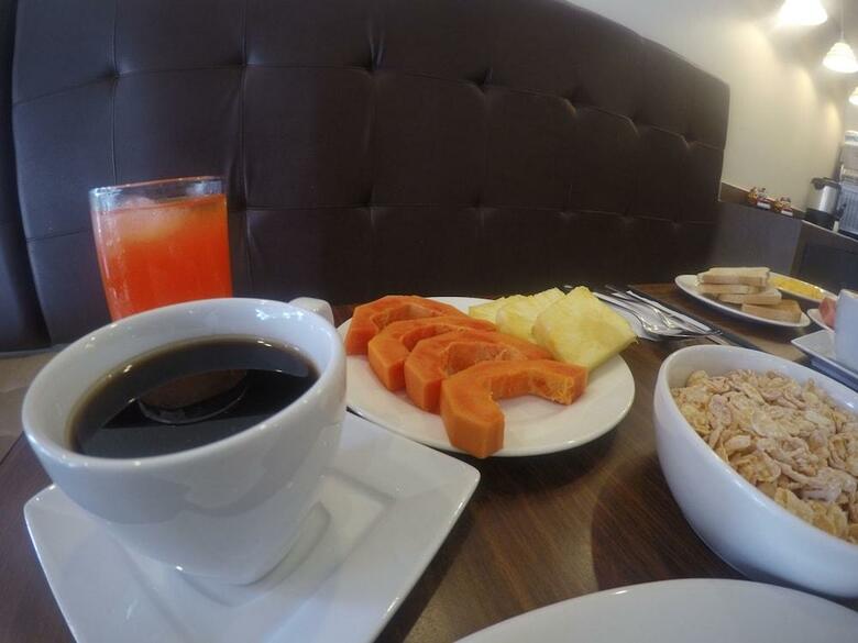 Azu�n Suites Hotel