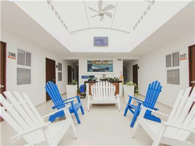 Azu�n Suites Hotel