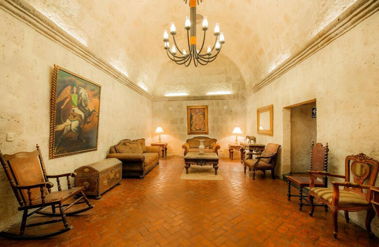 Hotel Los Tambos Colonial
