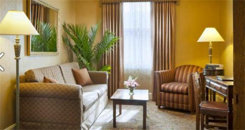 Hotel Hassayampa Inn