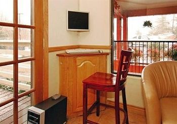 Hotel Comfort Inn At Ponderosa Pines