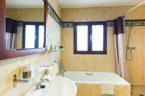 Agroturismo El Roble Holidays