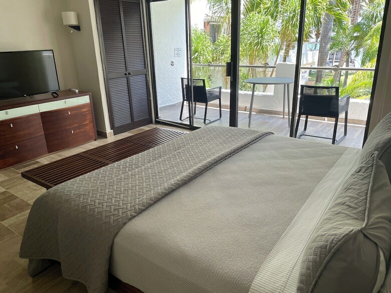 Hotel Sina Suites