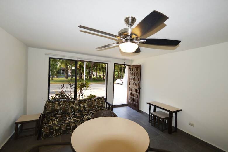 Hotel Sina Suites