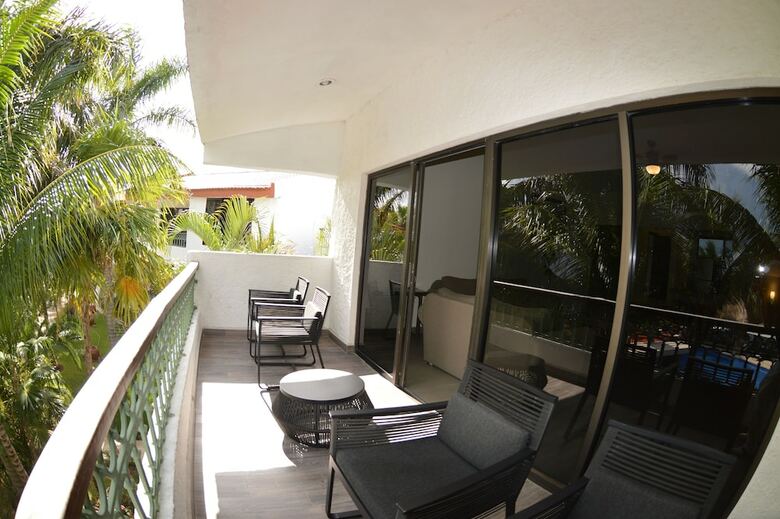 Hotel Sina Suites