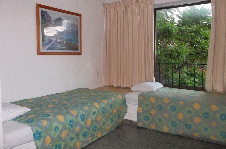 Hotel Ikaro Suites Cancun