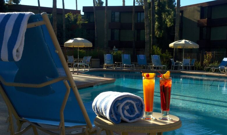 Hotel Doubletree By Hilton Phoenix- Tempe