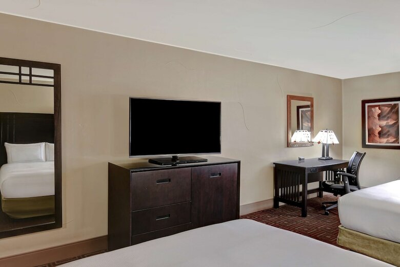 Hotel Doubletree By Hilton Phoenix- Tempe