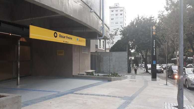 Hostal Pousada West