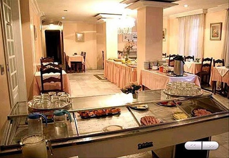 Reinales Plaza Hotel