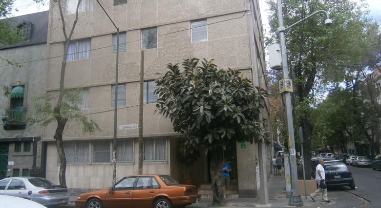 Hotel Polly