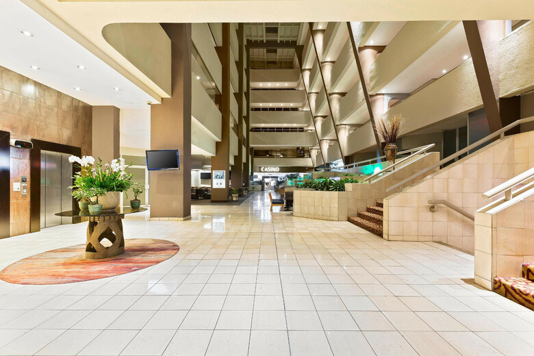 Hotel Crowne Plaza Corobici