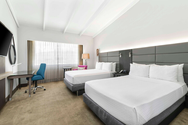 Hotel Crowne Plaza Corobici