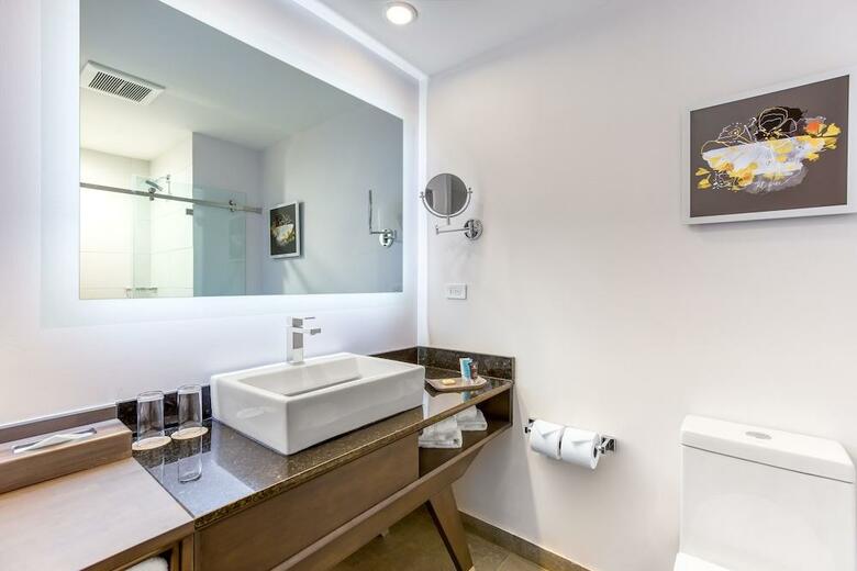 Hotel Crowne Plaza Corobici