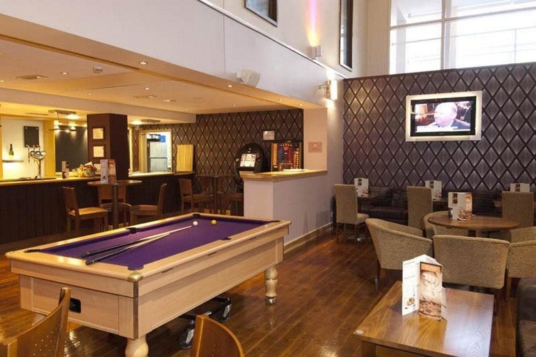 Hotel Premier Inn Bath Road