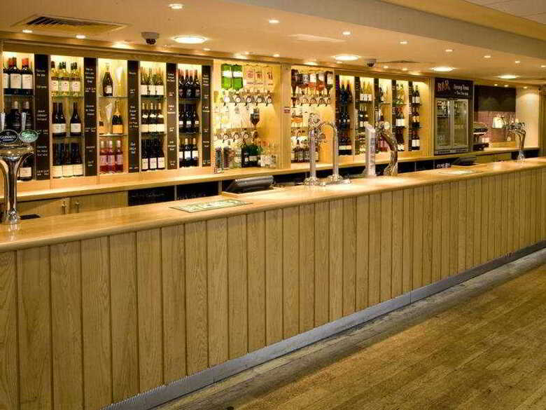 Hotel Premier Inn Bath Road