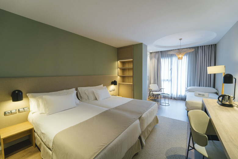 Hotel Barcel� Oviedo Cervantes