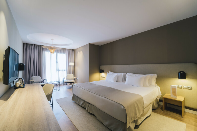 Hotel Barcel� Oviedo Cervantes