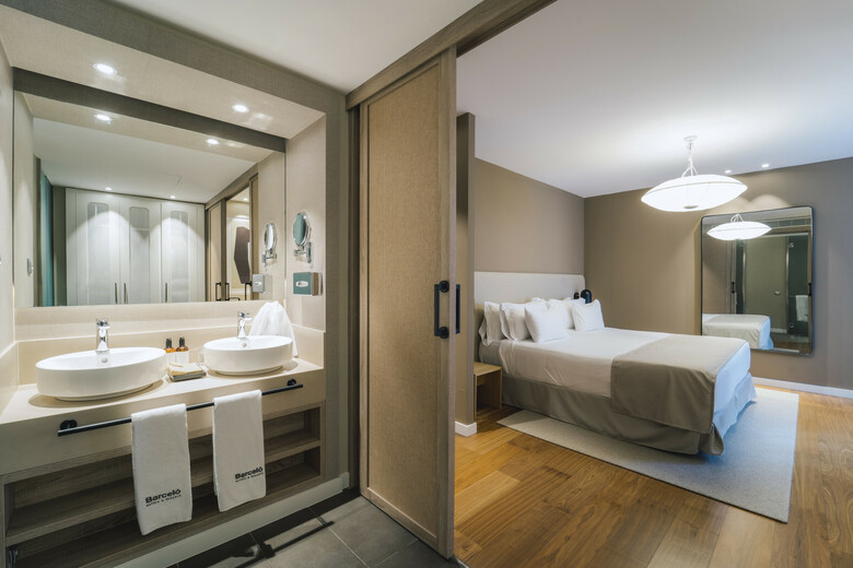 Hotel Barcel� Oviedo Cervantes