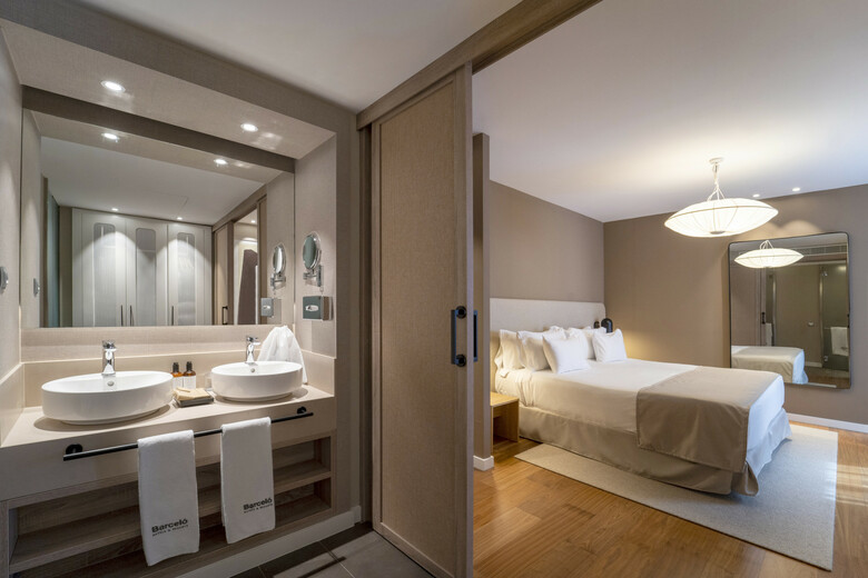 Hotel Barcel� Oviedo Cervantes