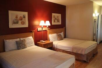 Hotel Fortuna Inn And Suites