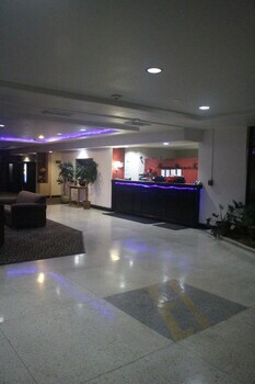Hotel Fortuna Inn And Suites