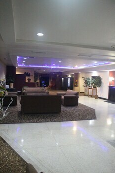 Hotel Fortuna Inn And Suites