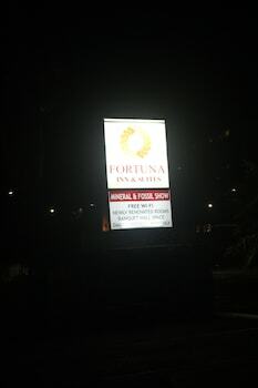 Hotel Fortuna Inn And Suites