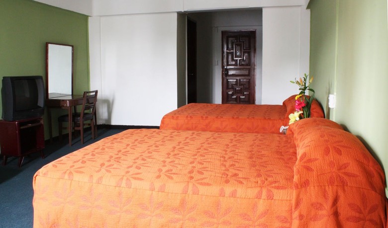 Hotel Virreyes