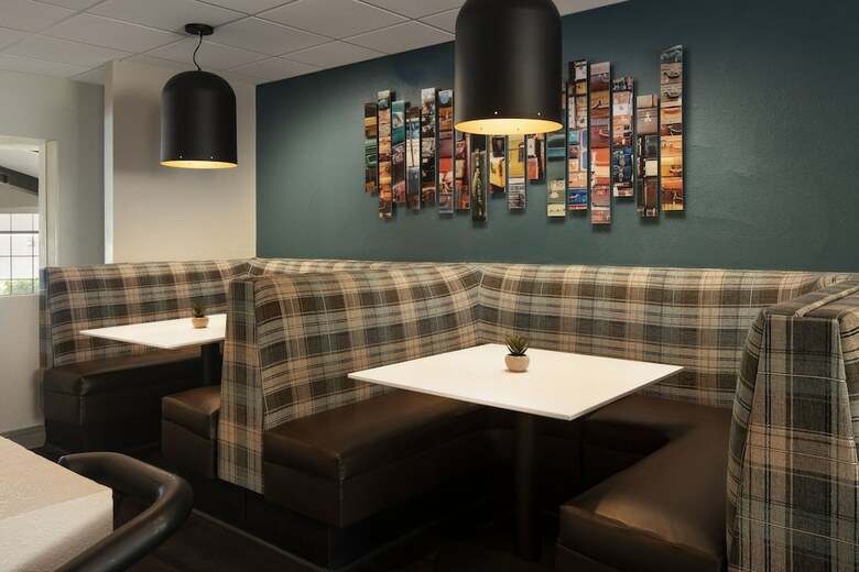 Hotel Four Points By Sheraton Tucson Airport