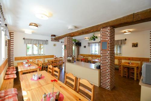 Hostal Horsk� Chata Na ?pici