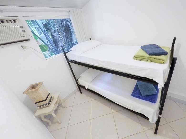 Yolo Hostel